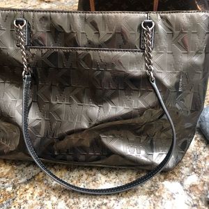 🎉🎉Sold🎉🎉Silver Michael Kors Purse